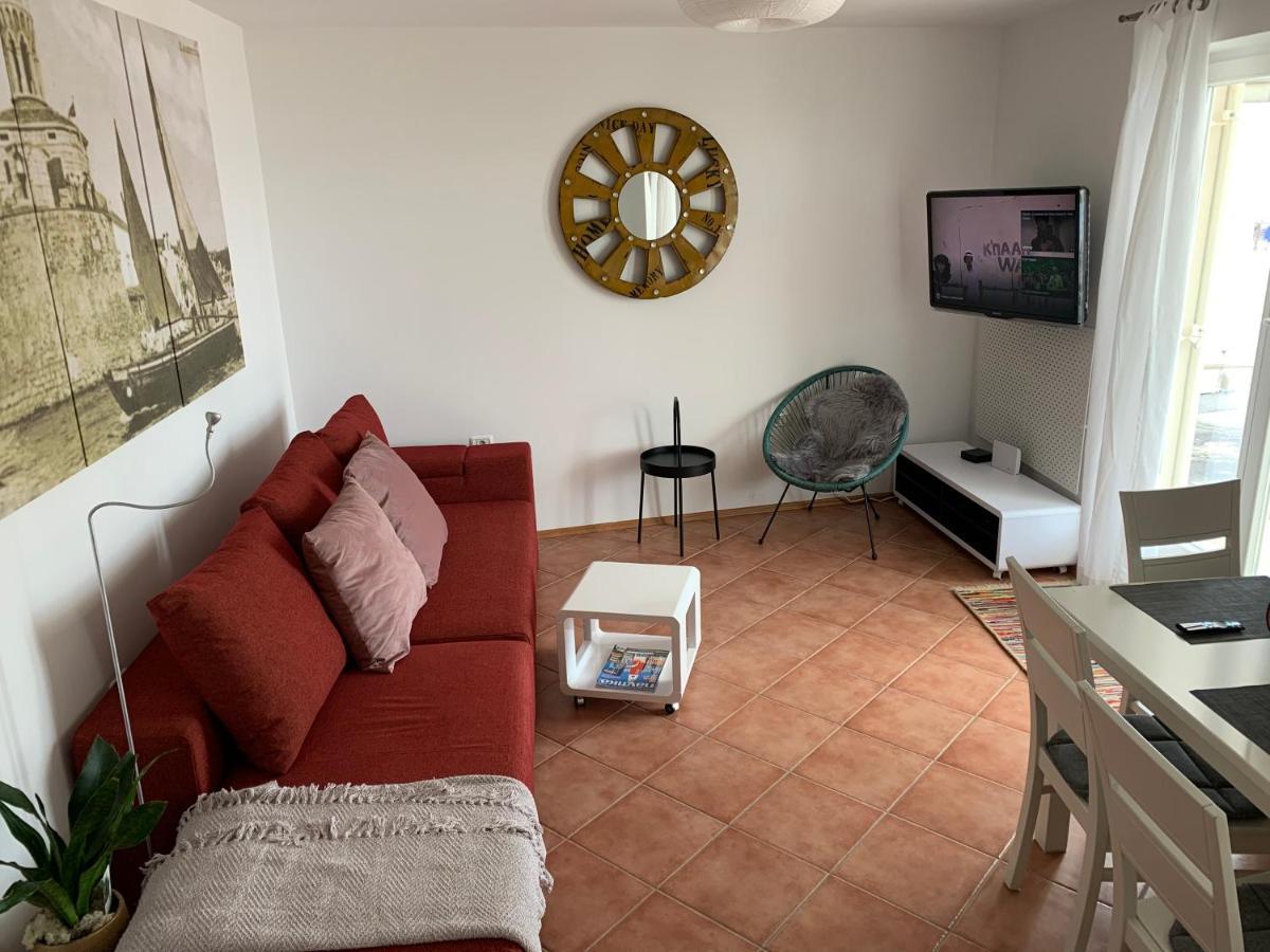 Lanterna Apartment *